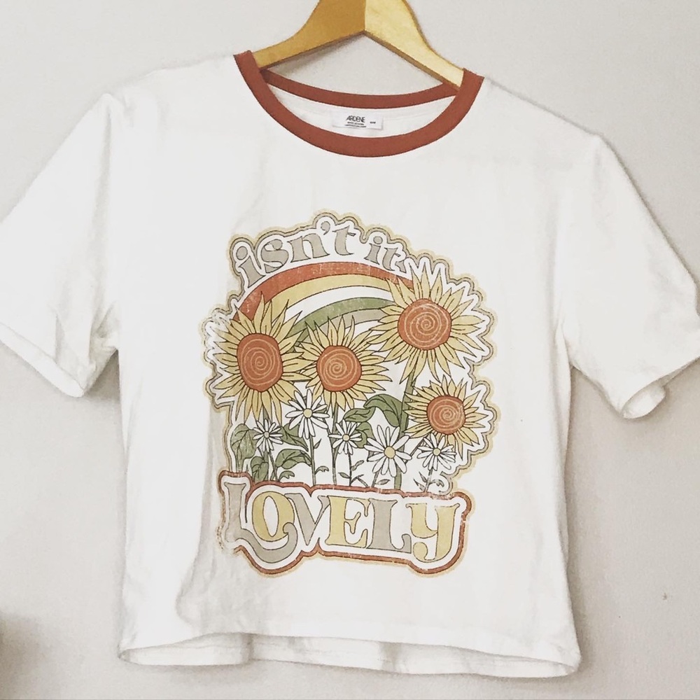 ✨2/$30✨ Off white vintage inspired crop top